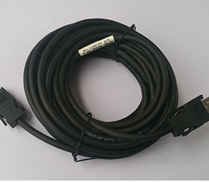 全新安川伺服M2通讯线8米