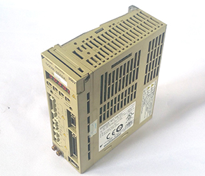 二手安川伺服(02AAA4C+02ADA) 整套